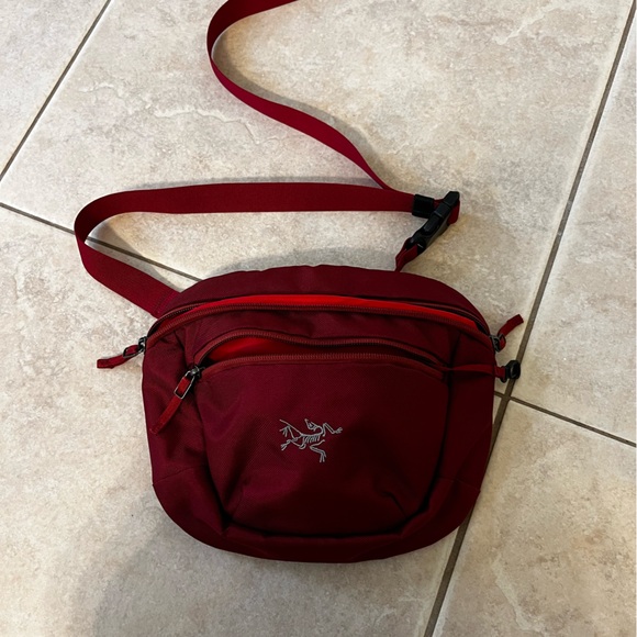 Arc'teryx Maka 2 Unisex Waist Bag nwot - Picture 2 of 6